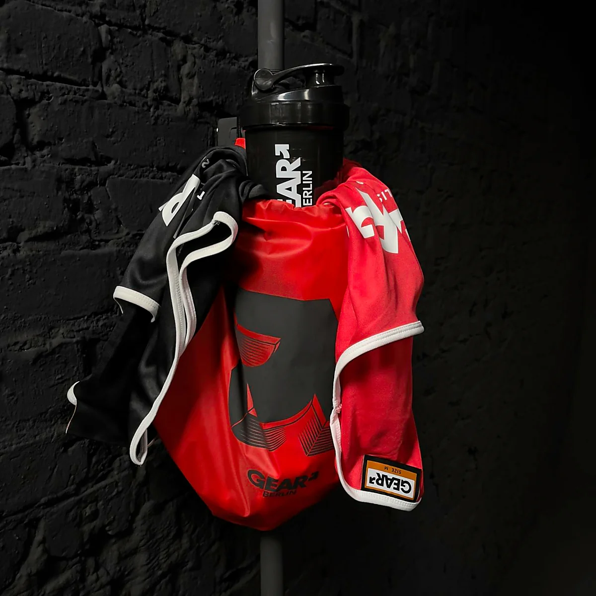 GEAR RUSH TANK BLK/RED - Image 3