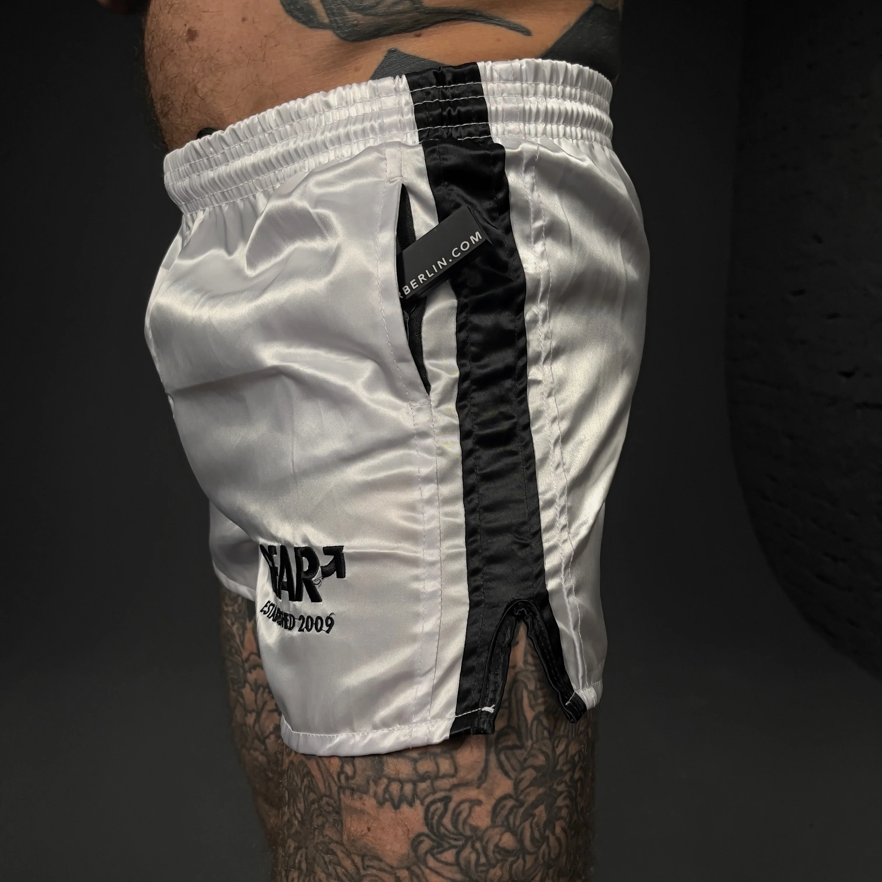 KINKSTER SHORT NYLON WHT/BLK - Image 3