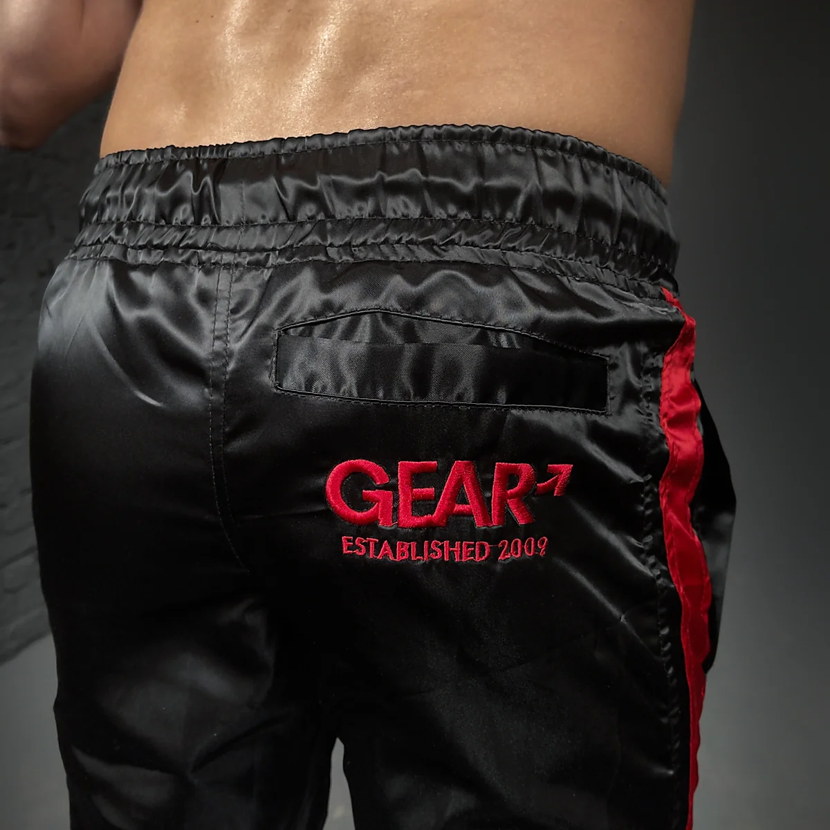 NYLON KINKSTER TRACK PANT BLK/RED - Image 4